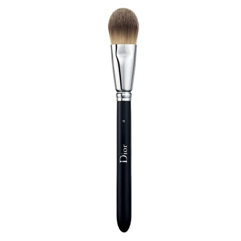 Christian Dior Pinceaux Foundation Coverage Light Backstage