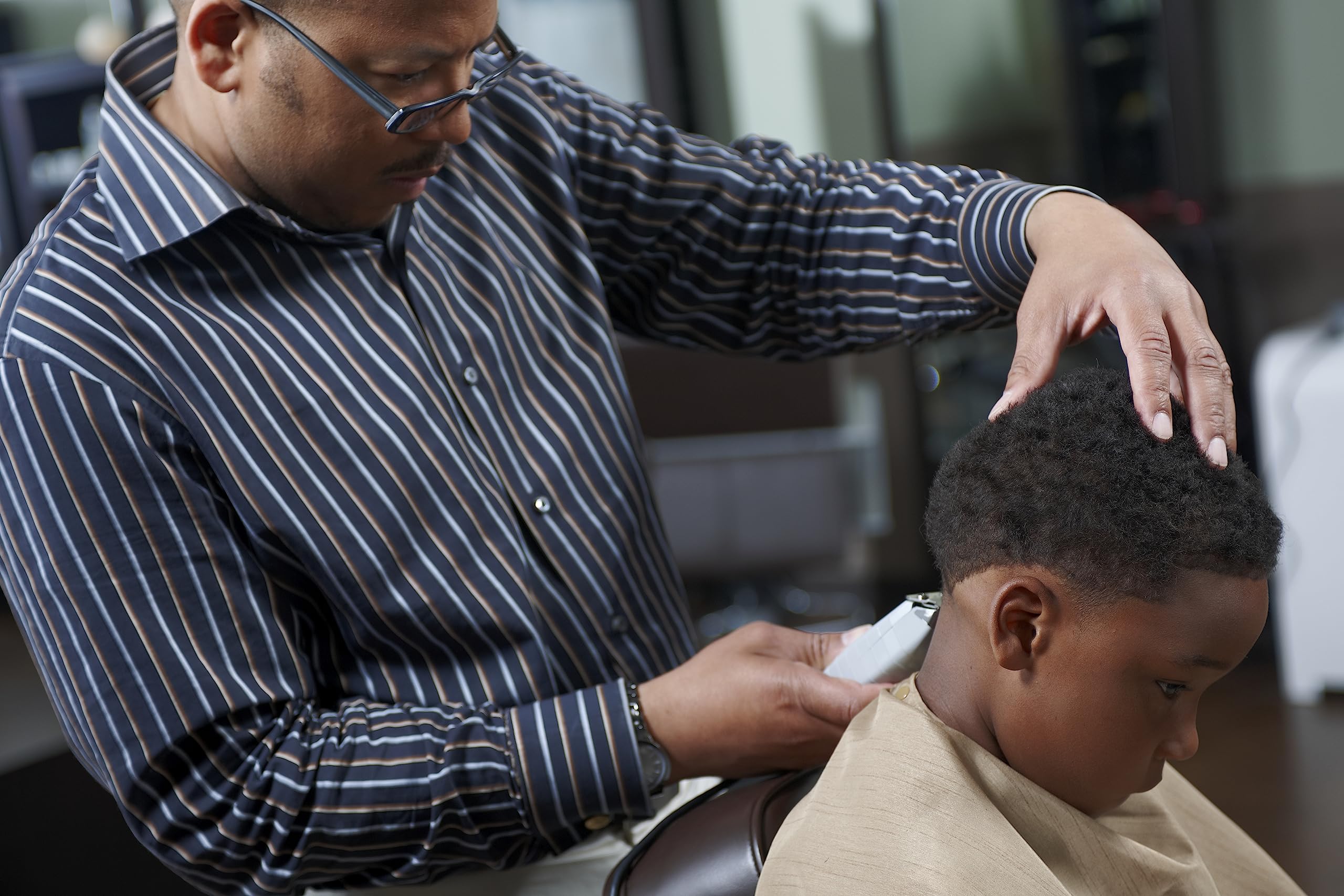 Andis 04780 Professional T Outliner Beard Hair Trimmer With Carbon Steel T