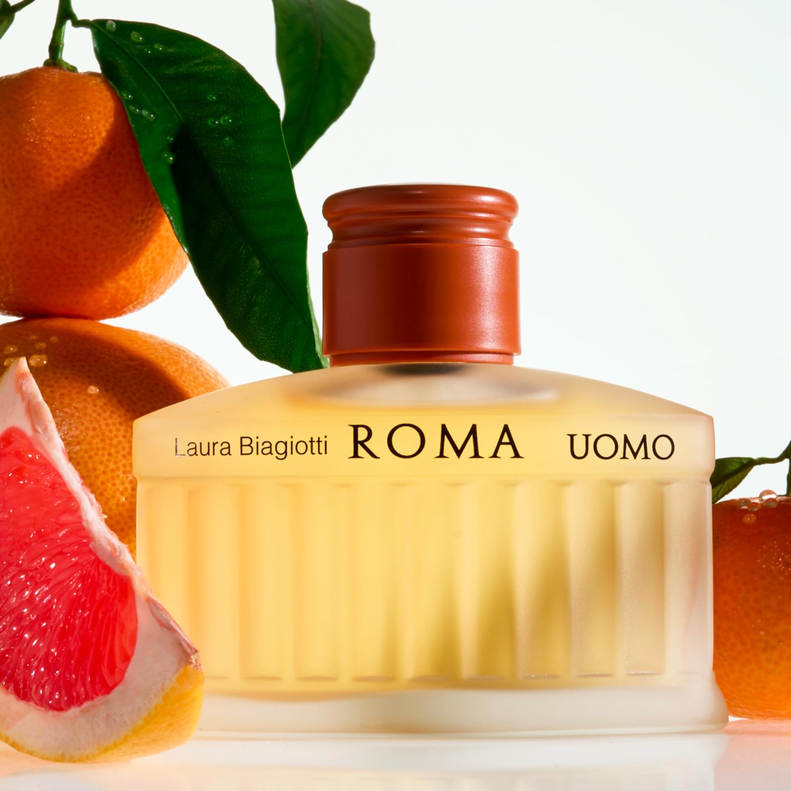 Laura Biagiotti Roma Classic and Elegant Scent Opens With Grapefruit Bergamot - Thumbnail 3