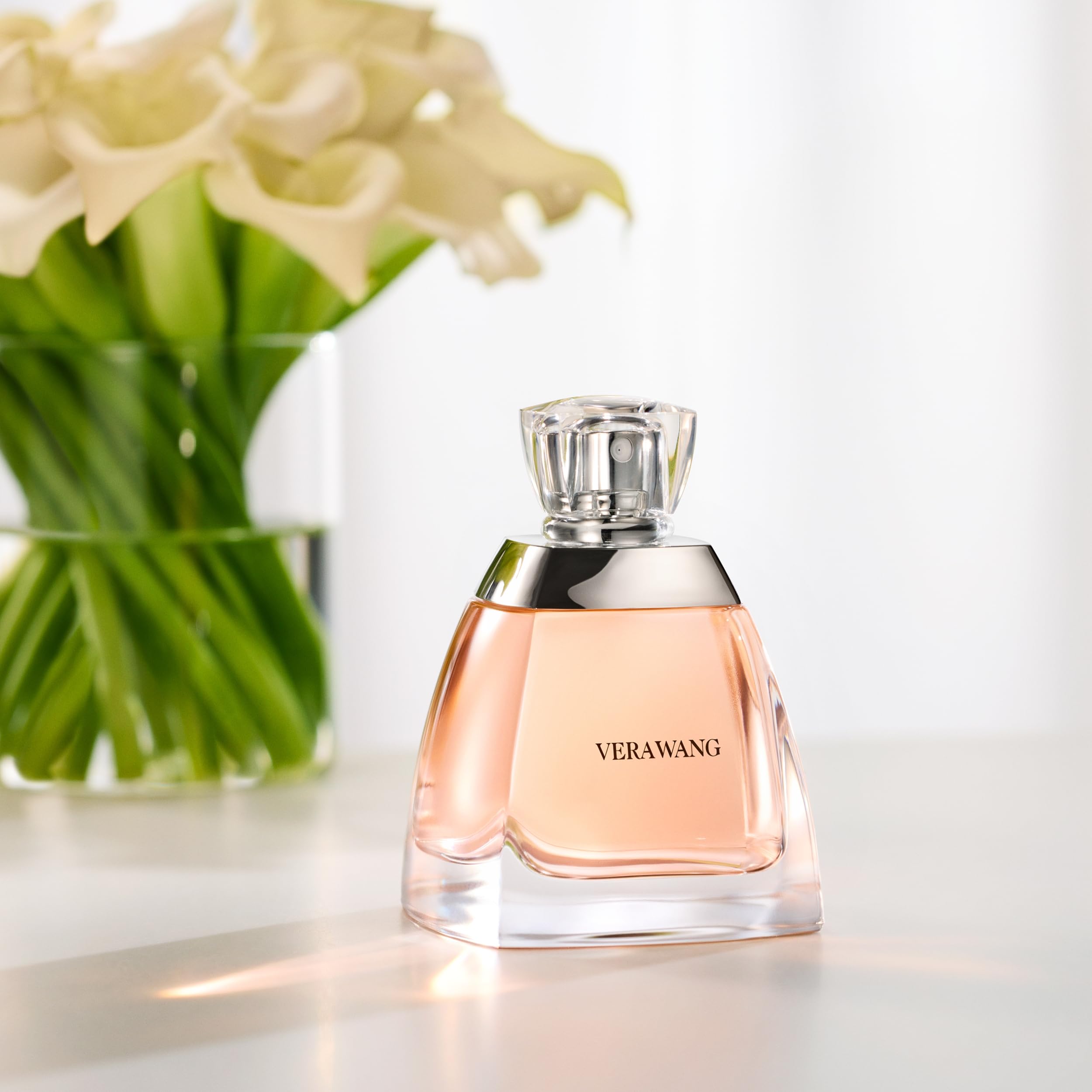 Vera Wang Delicate Floral Scent Notes of Iris Lillies Sandalwood Feminine - Thumbnail 3